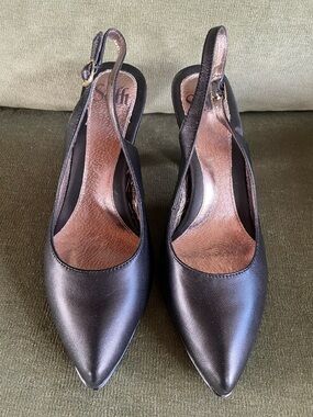 Sofft Black Leather Pointed Slingback Pumps
